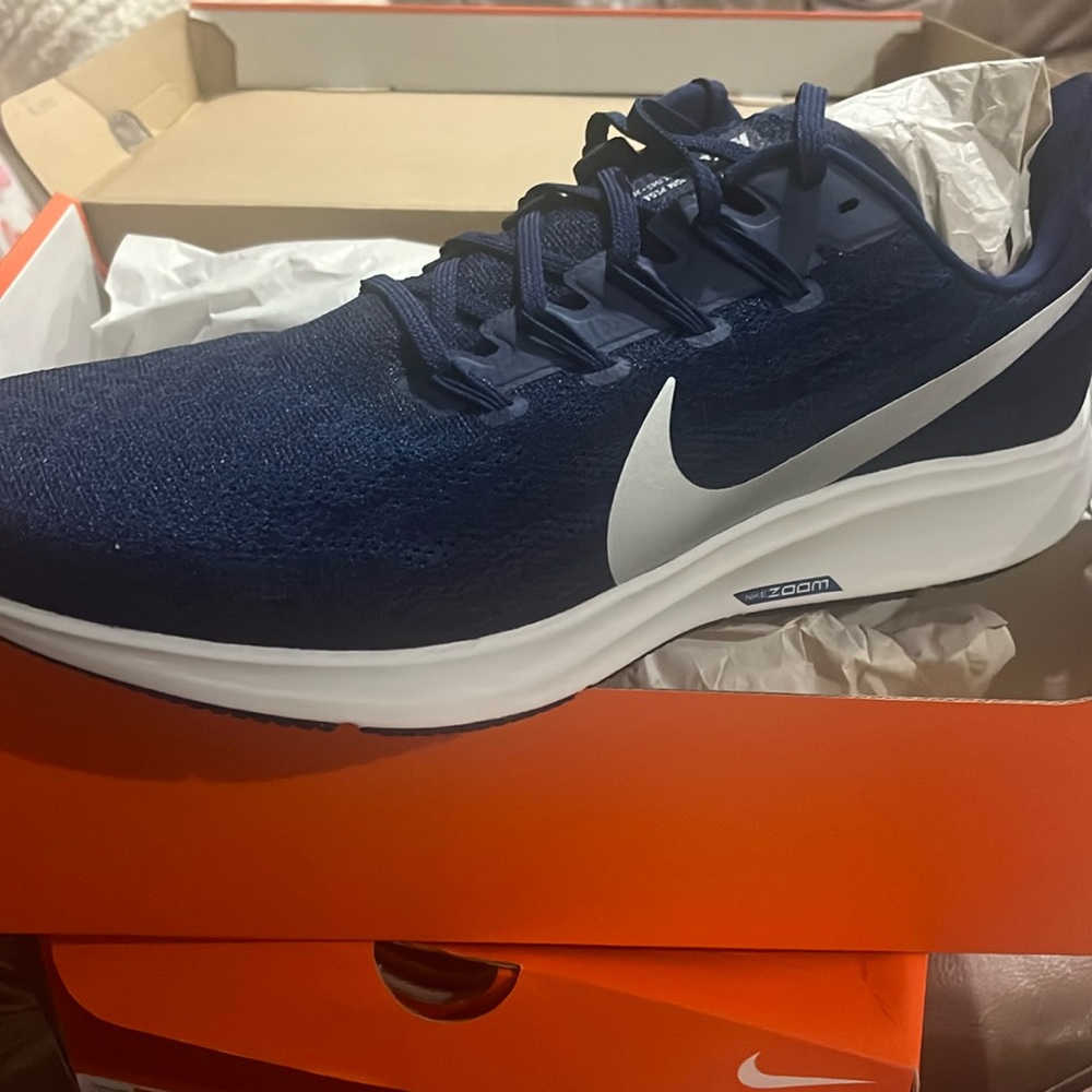 MENS NIKE AIR ZOOM PEGASUS 36 SIZE 13 BRAND NEW NEVER WORN
